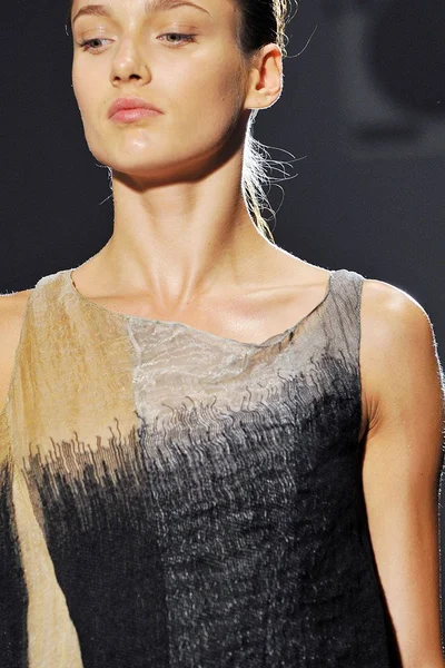 Look 30